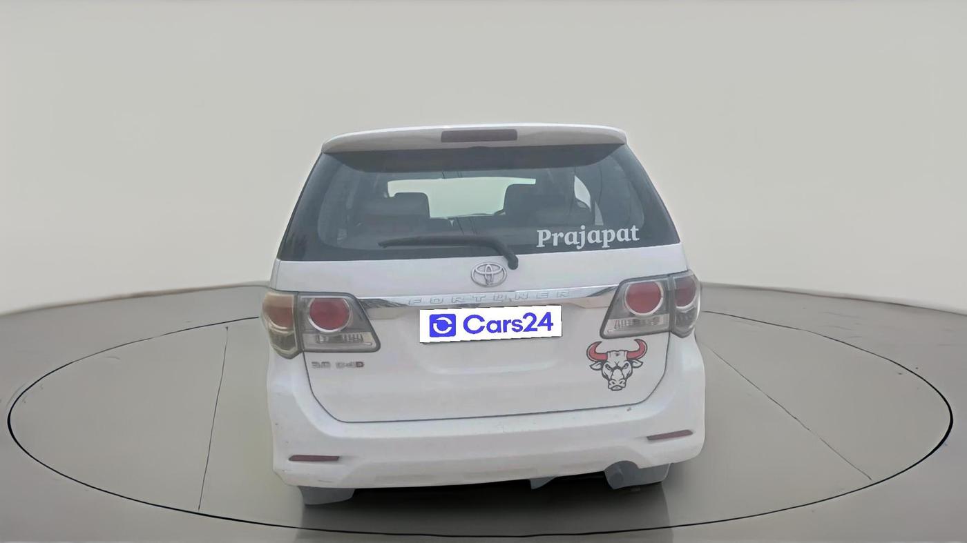 2013 Toyota Fortuner 3.0 4X2 MT, Diesel, Manual, 1,96,946 km, exterior