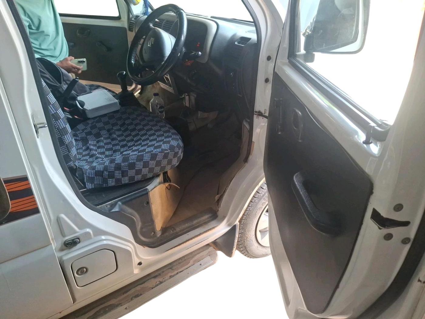 2022 Maruti Eeco 5 STR AC (O), CNG, Manual, 46,345 km, interior