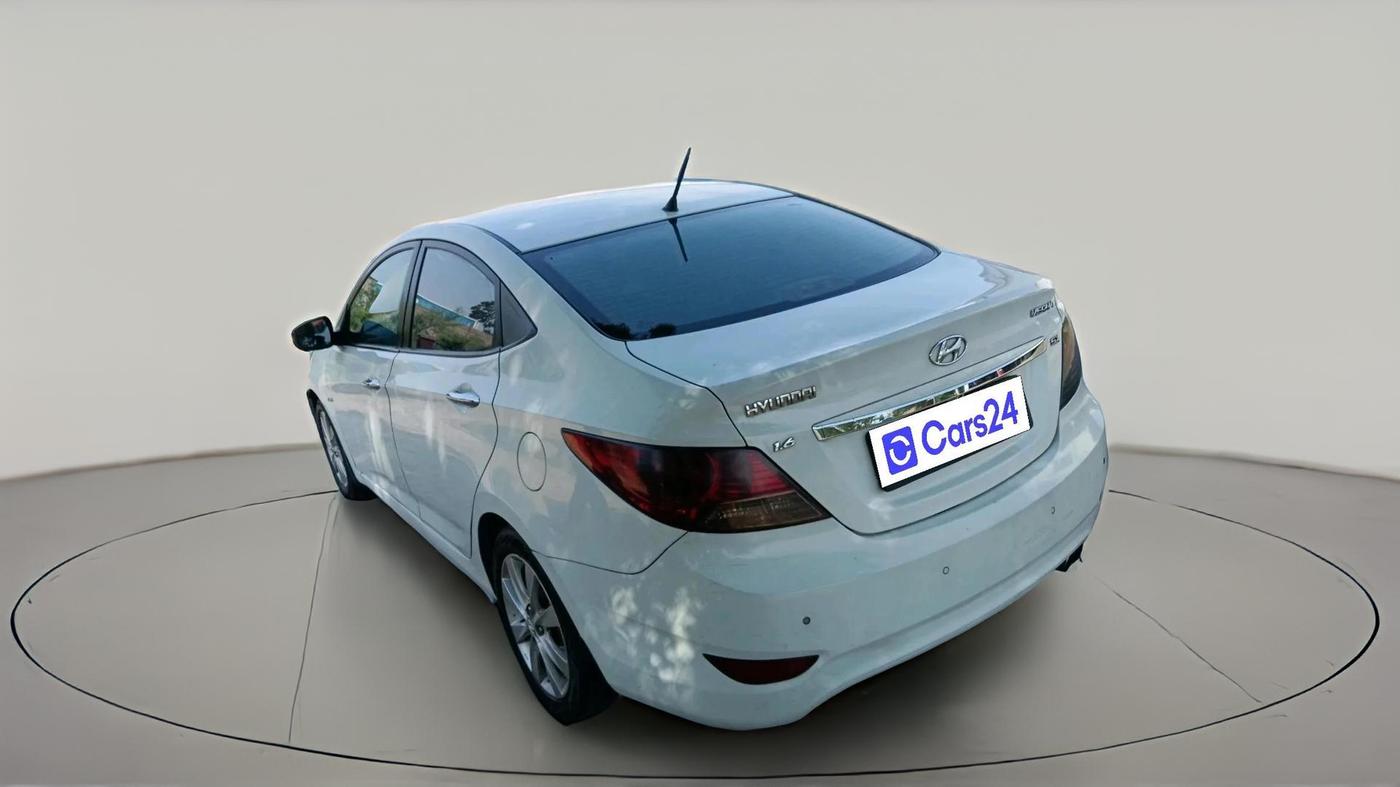 2011 Hyundai Verna FLUIDIC 1.6 CRDI SX OPT, Diesel, Manual, 1,08,245 km, exterior