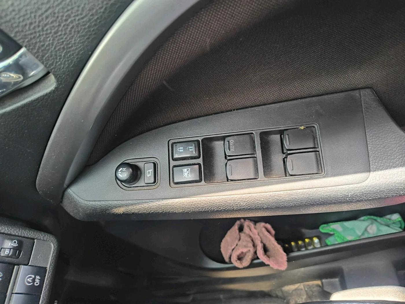 2024 Maruti BREZZA ZXI, Petrol, Manual, 30,306 km, interior