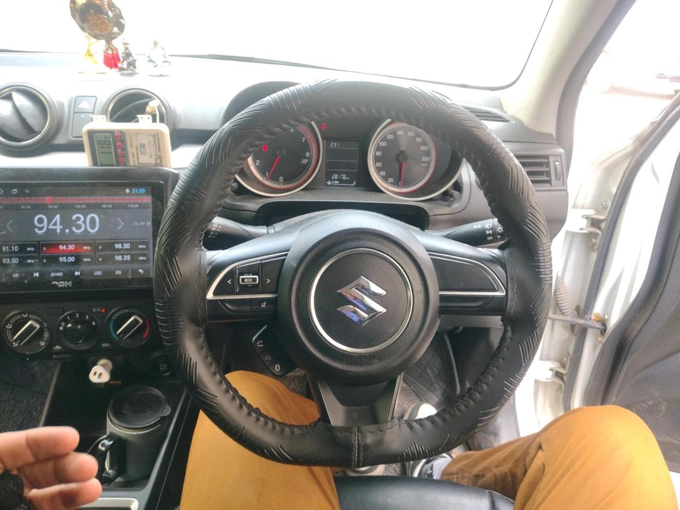 2023 Maruti Swift VXI, Petrol, Manual, 28,176 km, interior