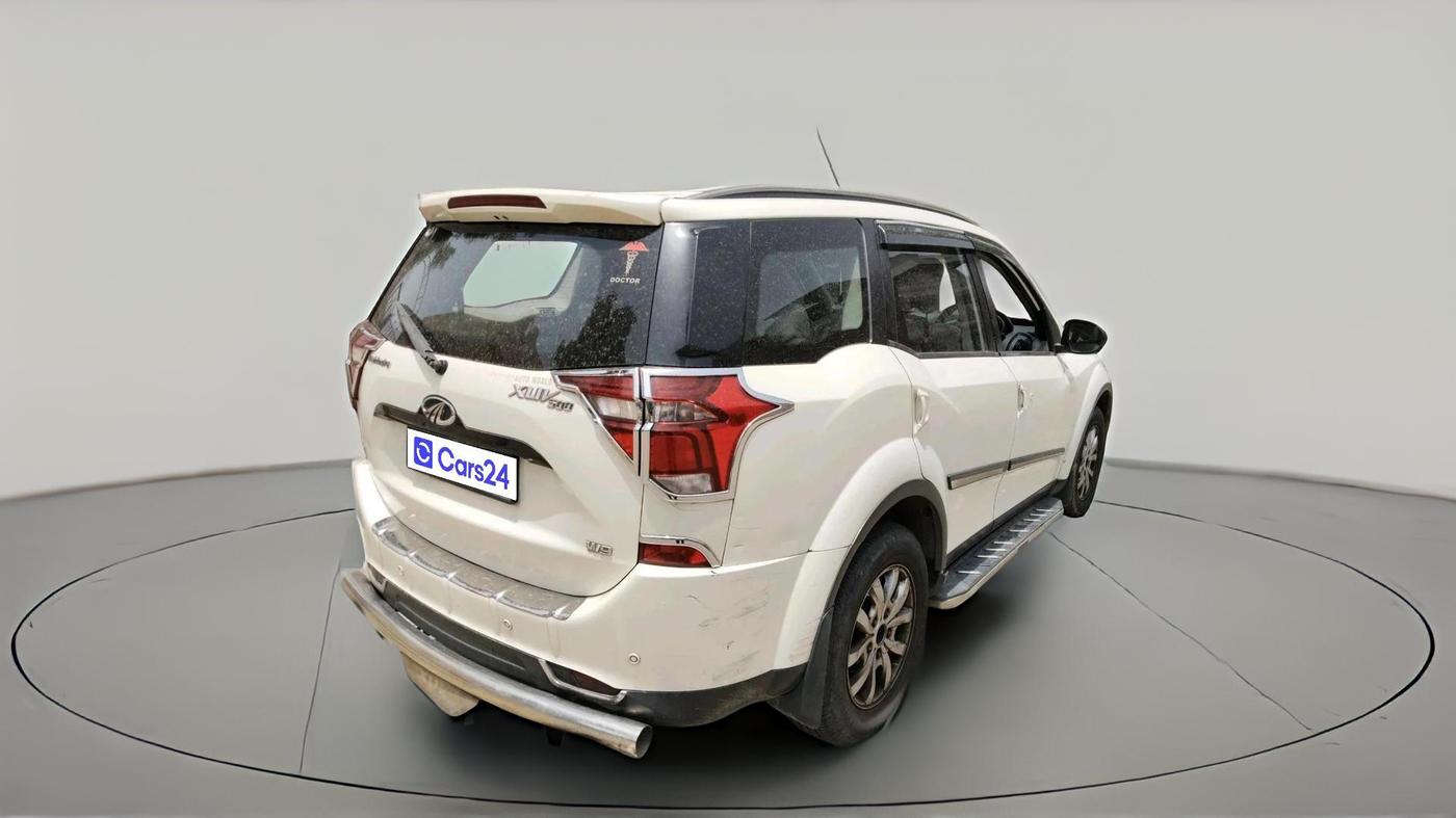 2018 Mahindra XUV500 W9, Diesel, Manual, 1,35,085 km, exterior