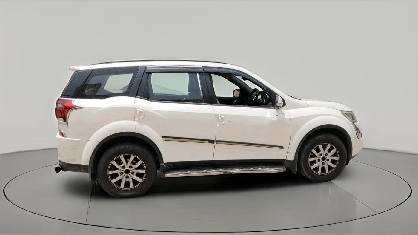 2018 Mahindra XUV500 W9, Diesel, Manual, 1,35,085 km, exterior