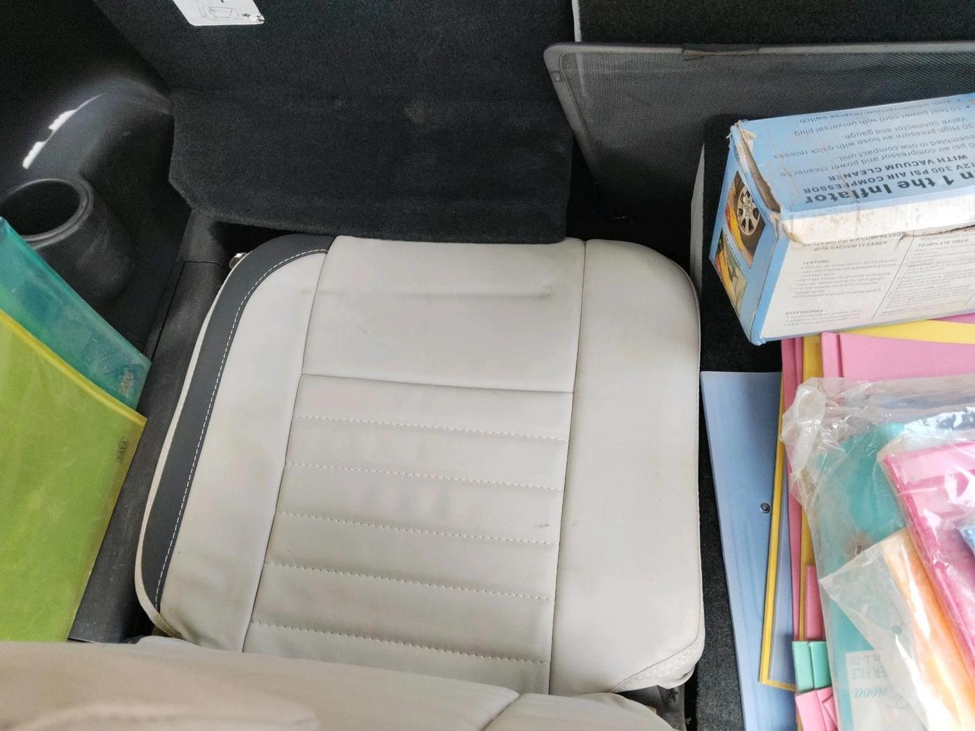2018 Mahindra XUV500 W9, Diesel, Manual, 1,35,085 km, interior