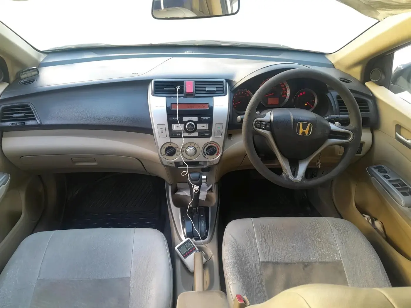 2011 Honda City 1.5L I-VTEC V AT, Petrol, Automatic, 85,000 km, interior