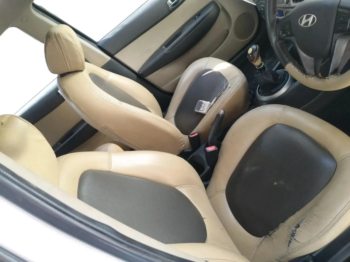 2012 Hyundai i20 SPORTZ 1.2, Petrol, Manual, 1,28,541 km, interior
