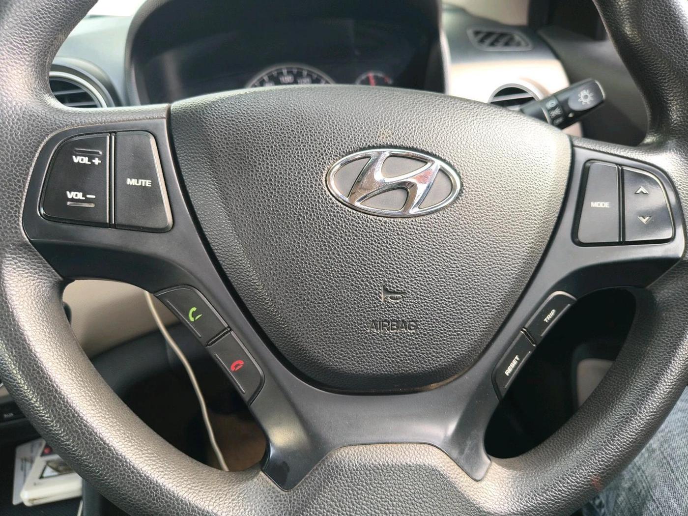 2017 Hyundai Grand i10 SPORTZ 1.2 KAPPA VTVT, CNG, Manual, 61,344 km, interior