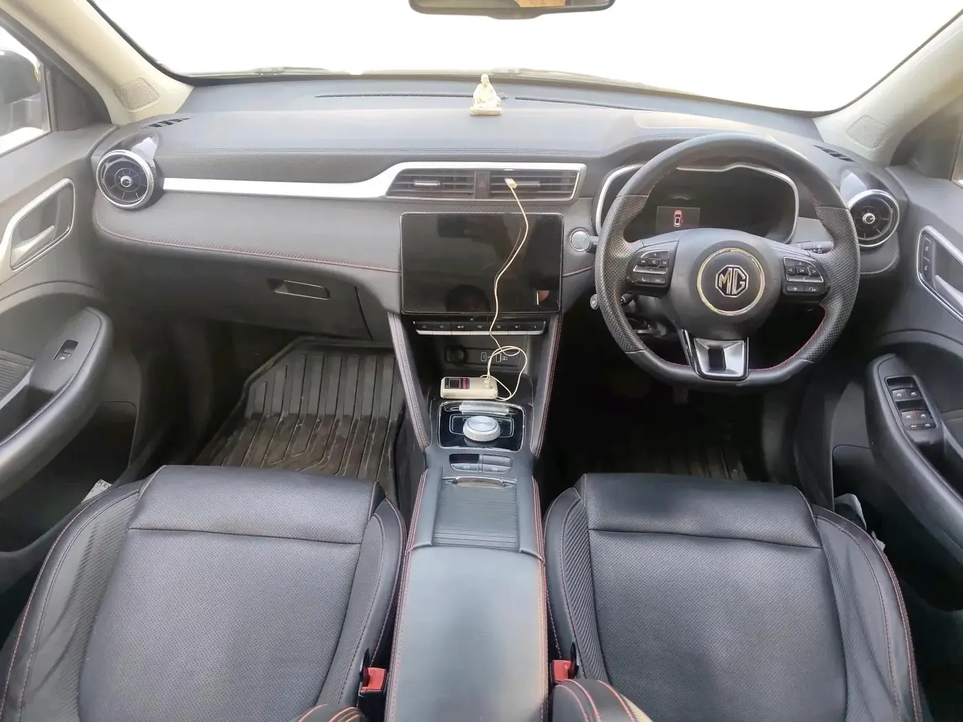 2025 MG ZS EV Exclusive Plus, Electric, Automatic, 10,300 km, interior
