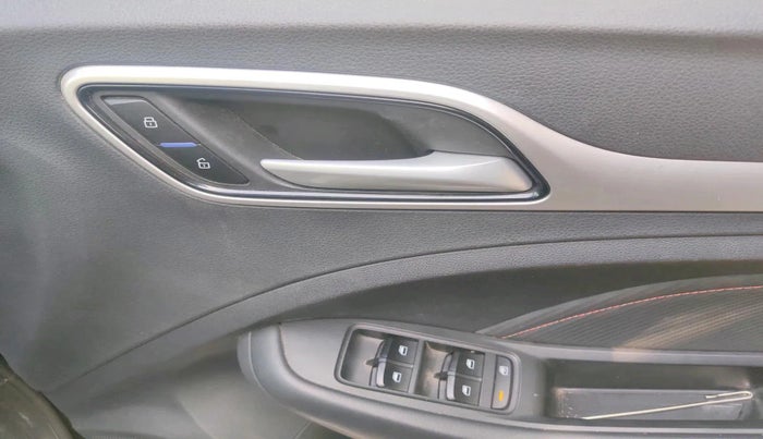 2025 MG ZS EV Exclusive Plus, Electric, Automatic, 10,300 km, interior