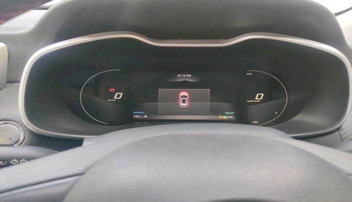 2025 MG ZS EV Exclusive Plus, Electric, Automatic, 10,300 km, interior