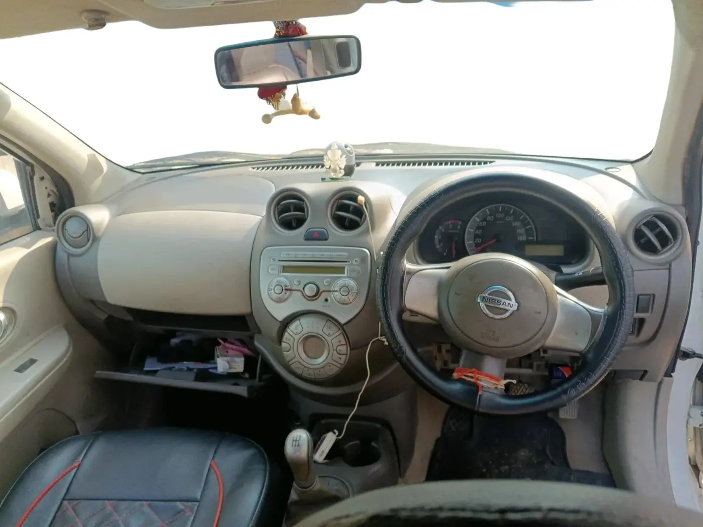 2011 Nissan Micra XV DIESEL, Diesel, Manual, 1,33,731 km, interior