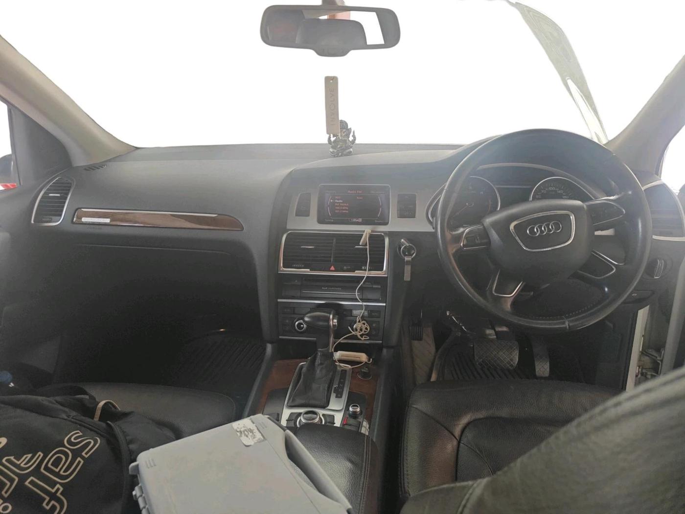 2013 Audi Q7 3.0 TDI QUATTRO, Diesel, Automatic, 2,13,423 km, interior