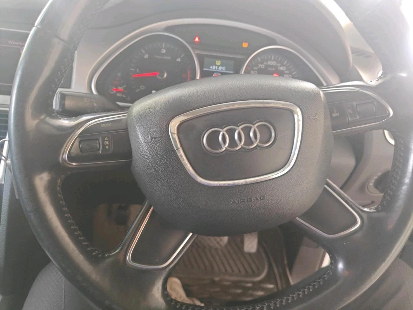 2013 Audi Q7 3.0 TDI QUATTRO, Diesel, Automatic, 2,13,423 km, interior