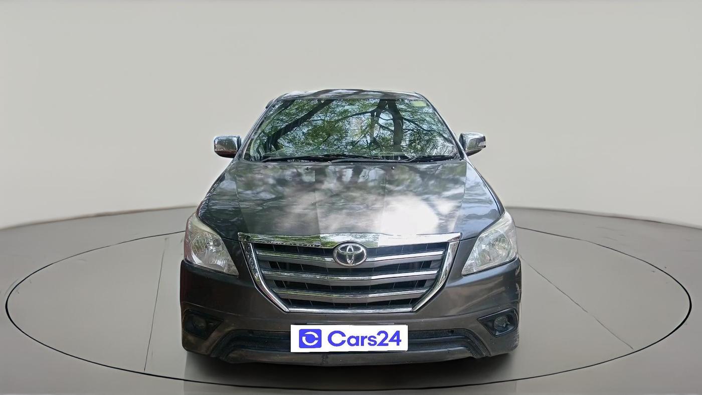 2012 Toyota Innova 2.5 GX 8 STR, Diesel, Manual, 1,41,268 km, exterior