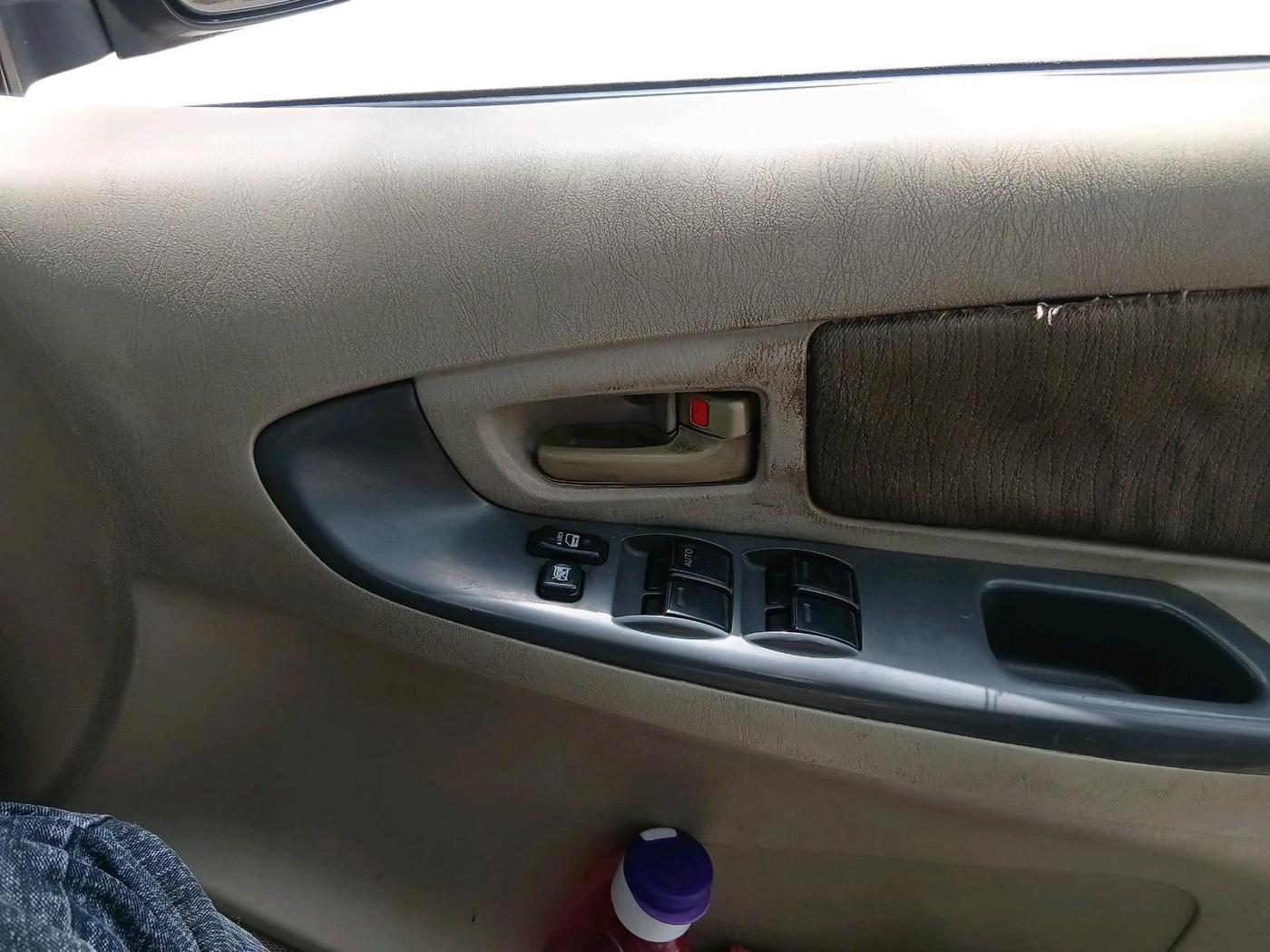 2012 Toyota Innova 2.5 GX 8 STR, Diesel, Manual, 1,41,268 km, interior