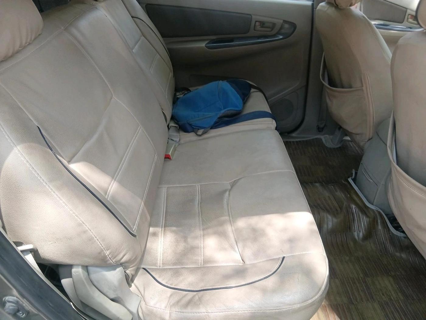 2012 Toyota Innova 2.5 GX 8 STR, Diesel, Manual, 1,41,268 km, interior