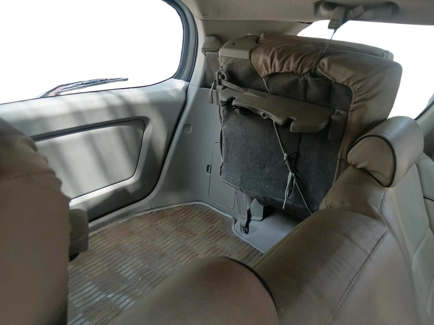 2012 Toyota Innova 2.5 GX 8 STR, Diesel, Manual, 1,41,268 km, interior
