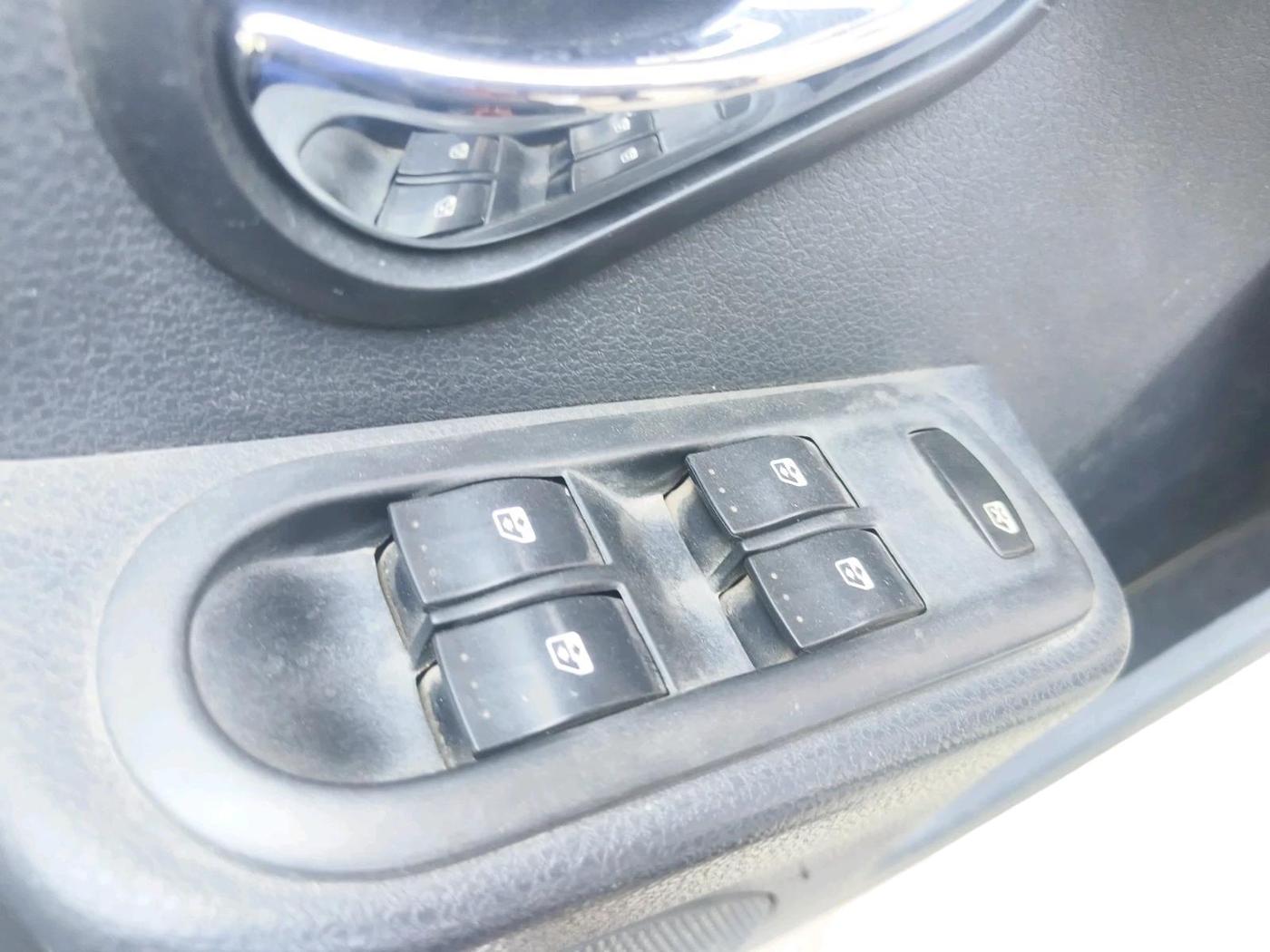 2012 Renault Duster 110 PS RXZ DIESEL, Diesel, Manual, 1,21,030 km, interior