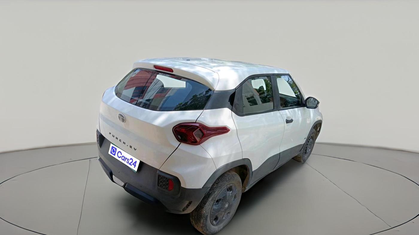 2025 Tata PUNCH EV SMART 3.3, Electric, Automatic, 31,970 km, exterior