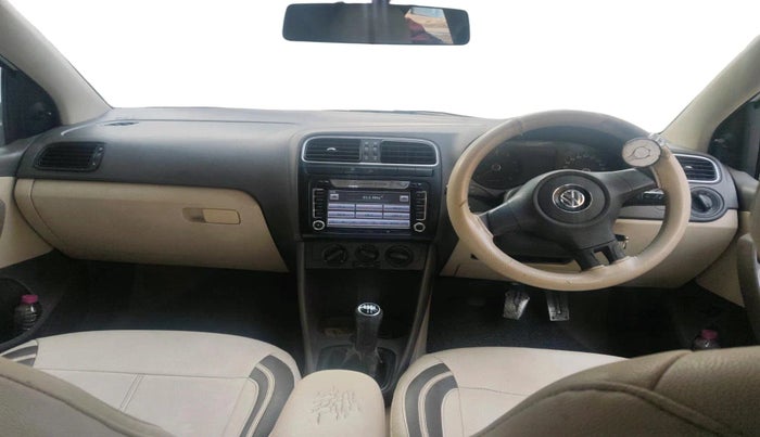 2011 Volkswagen Vento TRENDLINE 1.6, Petrol, Manual, 1,37,747 km, interior