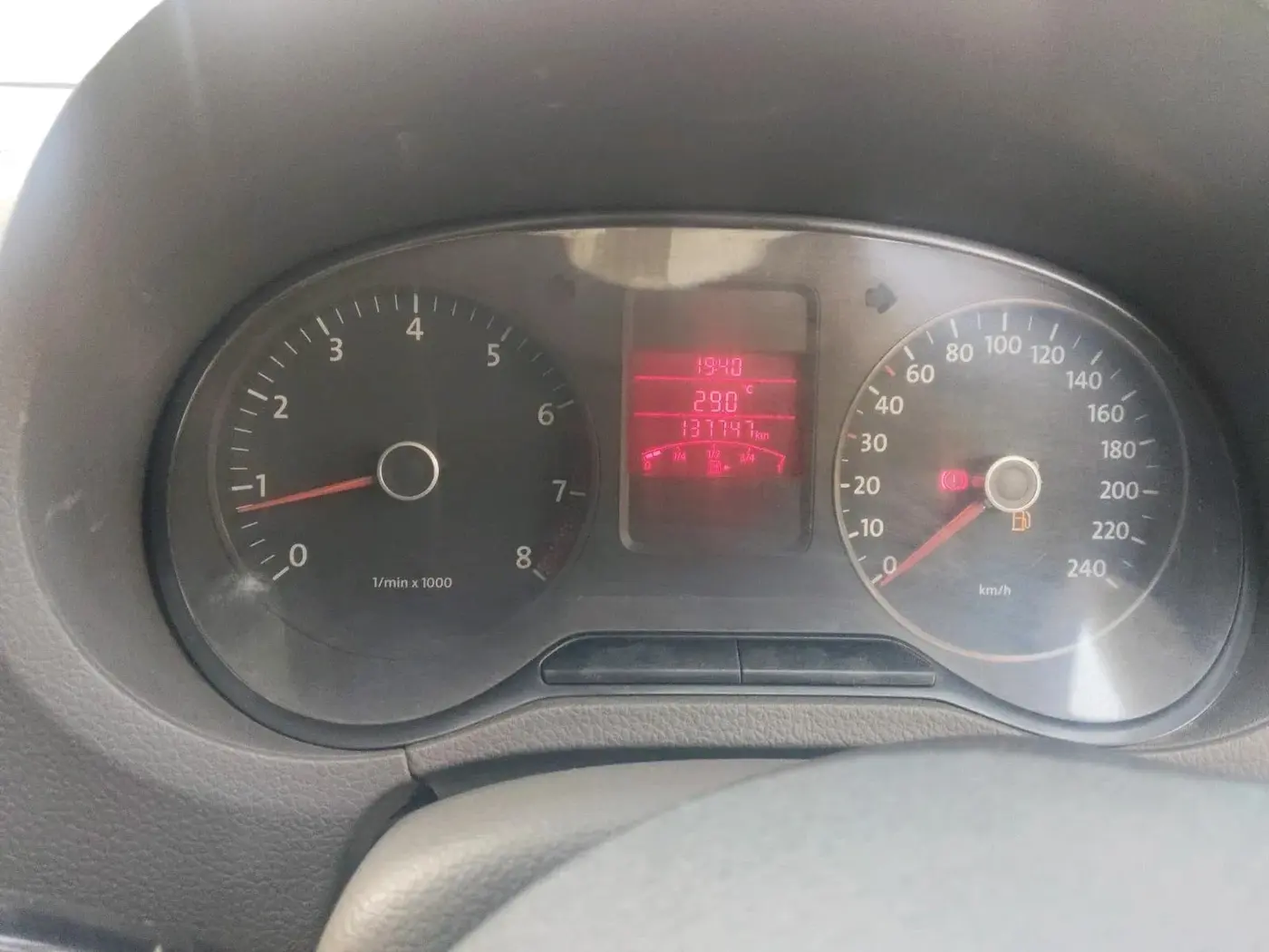 2011 Volkswagen Vento TRENDLINE 1.6, Petrol, Manual, 1,37,747 km, interior