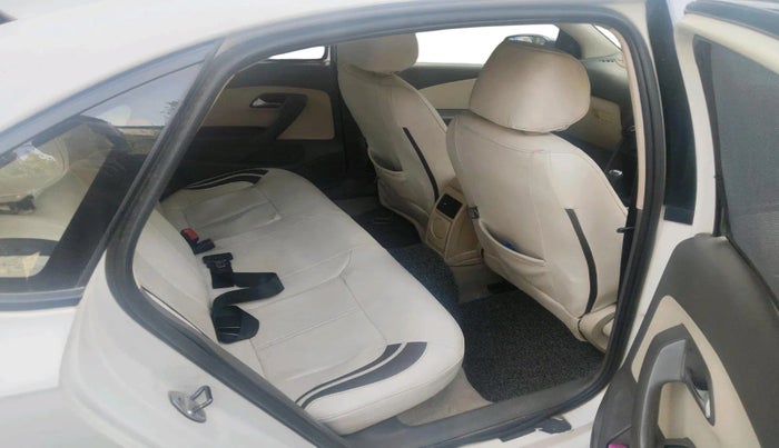 2011 Volkswagen Vento TRENDLINE 1.6, Petrol, Manual, 1,37,747 km, interior