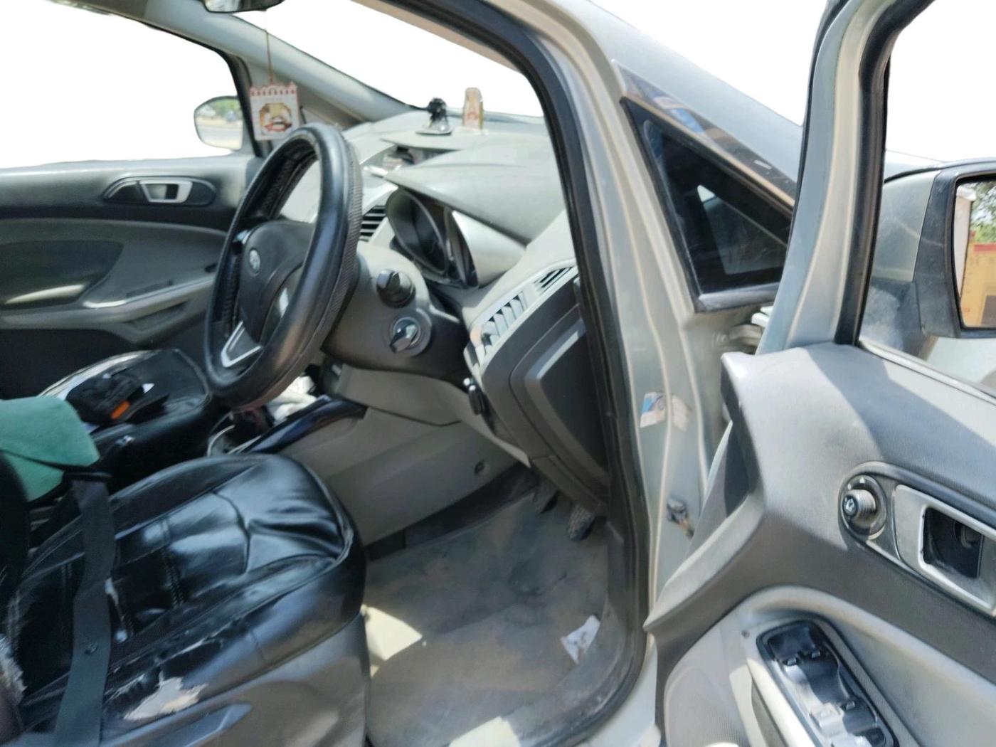 2013 Ford Ecosport TITANIUM 1.5L DIESEL, Diesel, Manual, 1,54,924 km, interior