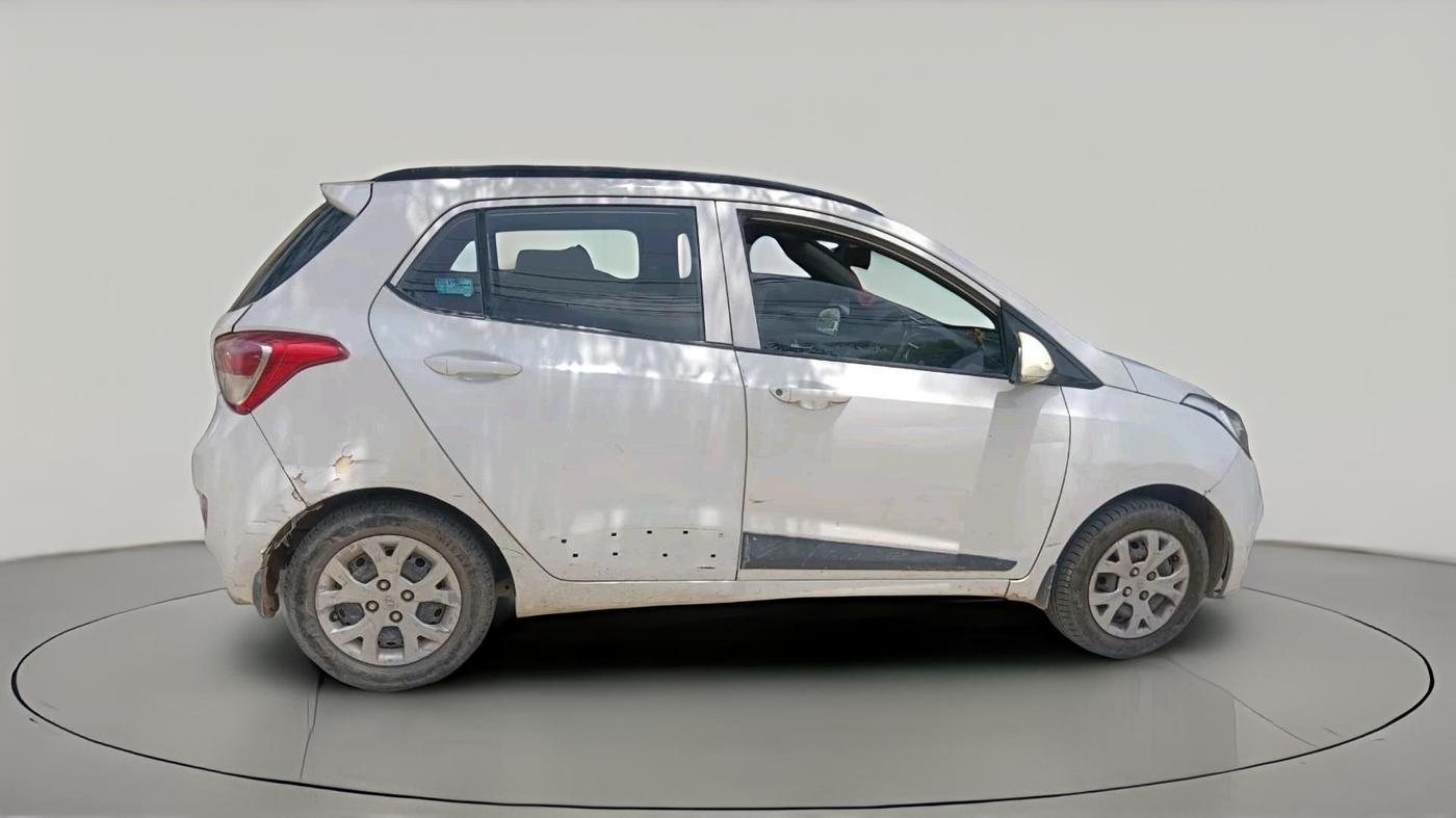 2016 Hyundai Grand i10 SPORTZ 1.2 KAPPA VTVT, CNG, Manual, 1,24,397 km, exterior