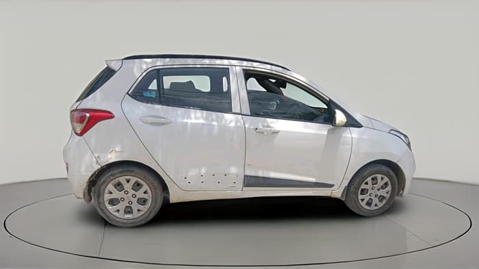 2016 Hyundai Grand i10 SPORTZ 1.2 KAPPA VTVT, CNG, Manual, 1,24,397 km, exterior