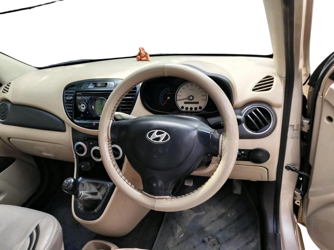 2010 Hyundai i10 MAGNA 1.2, Petrol, Manual, 1,63,918 km, interior