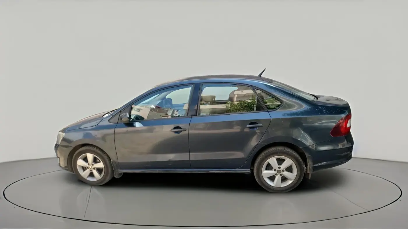 2017 Skoda Rapid AMBITION 1.5 TDI AT, Diesel, Automatic, 1,18,888 km, exterior