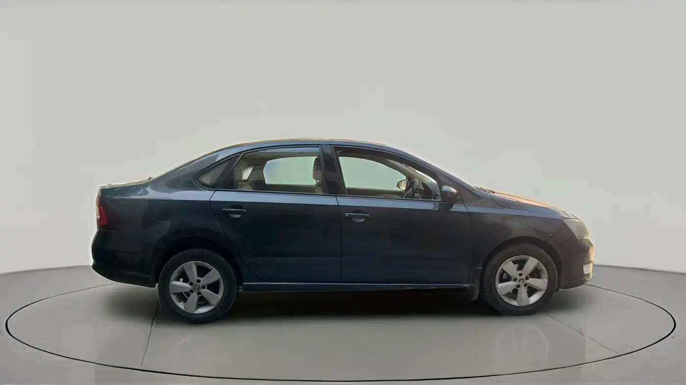 2017 Skoda Rapid AMBITION 1.5 TDI AT, Diesel, Automatic, 1,18,888 km, exterior