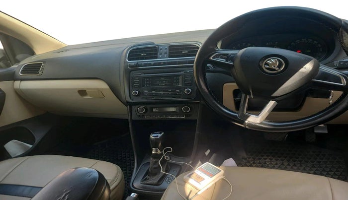 2017 Skoda Rapid AMBITION 1.5 TDI AT, Diesel, Automatic, 1,18,888 km, interior