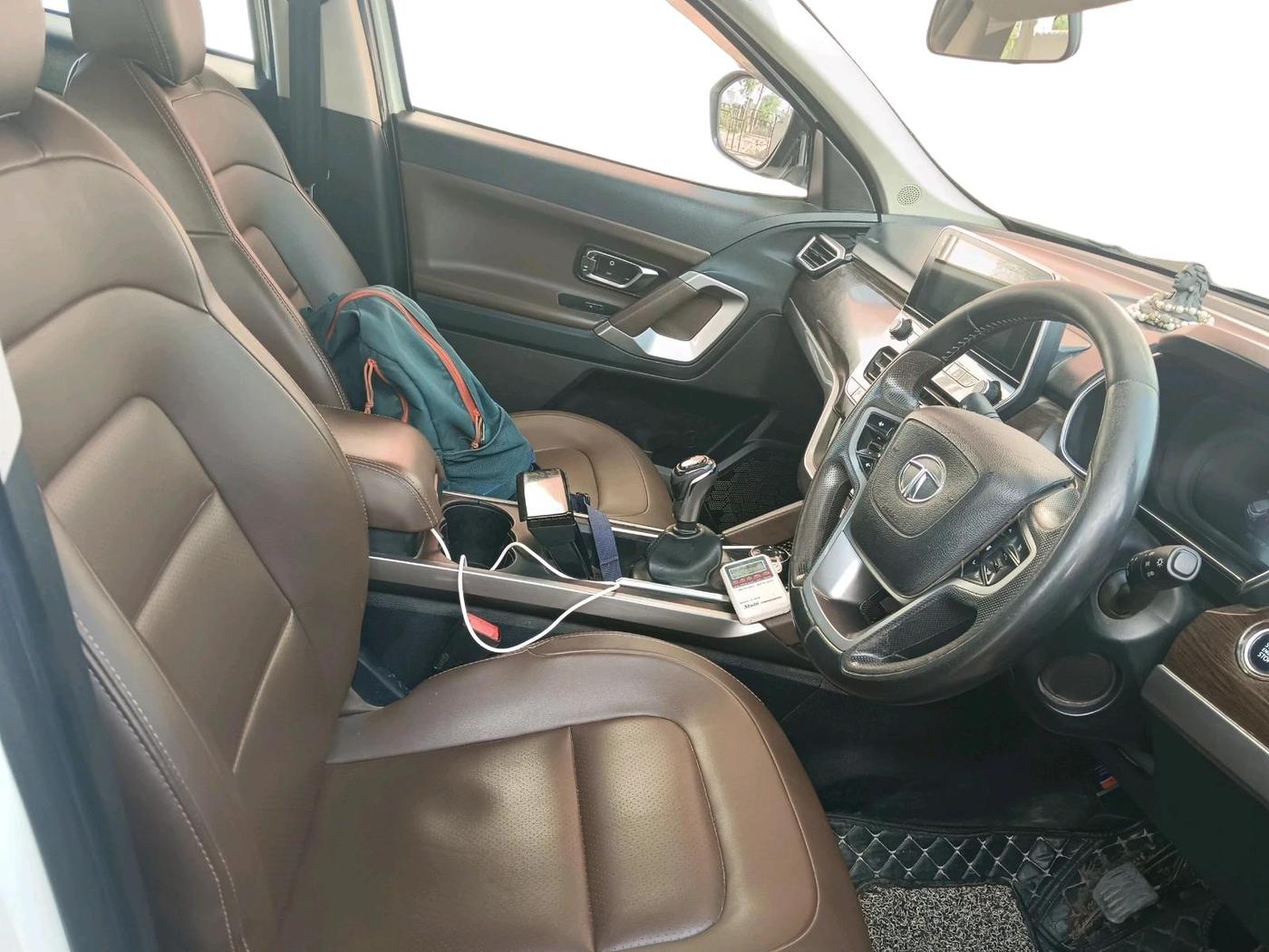 2019 Tata Harrier XZ 2.0L, Diesel, Manual, 1,27,120 km, interior