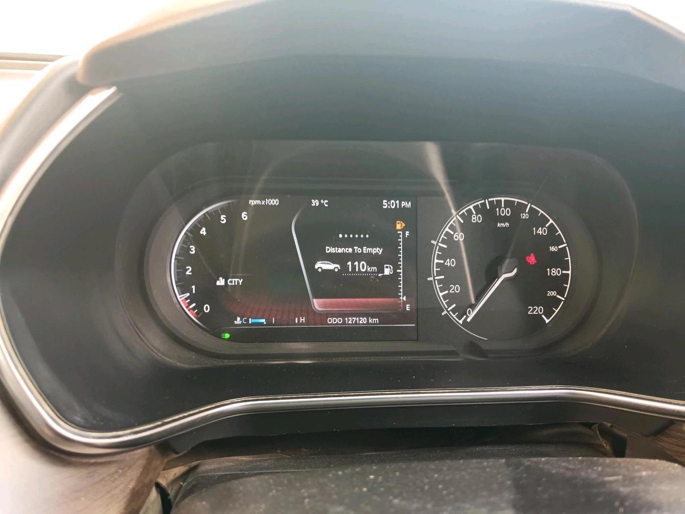 2019 Tata Harrier XZ 2.0L, Diesel, Manual, 1,27,120 km, interior