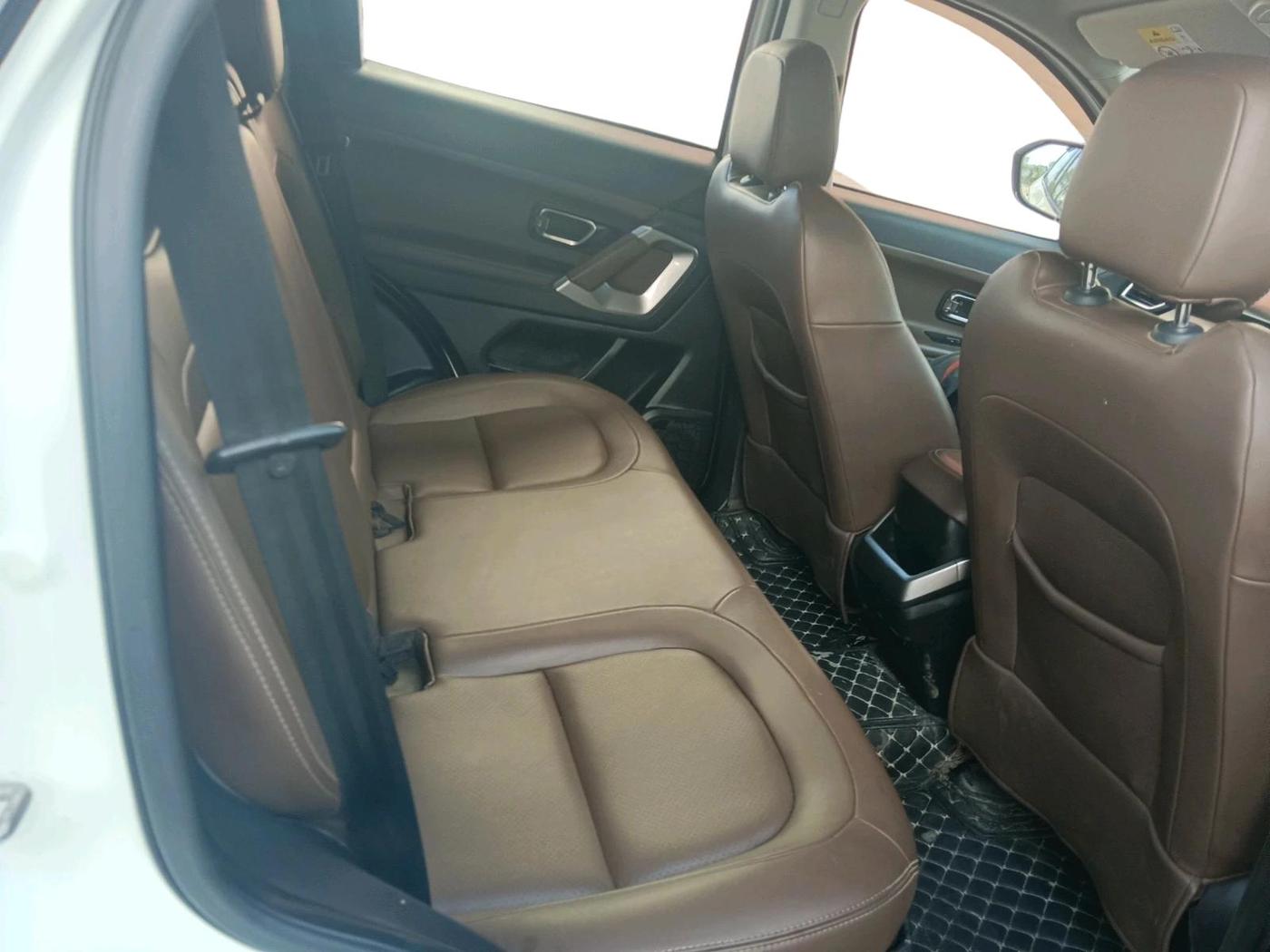 2019 Tata Harrier XZ 2.0L, Diesel, Manual, 1,27,120 km, interior