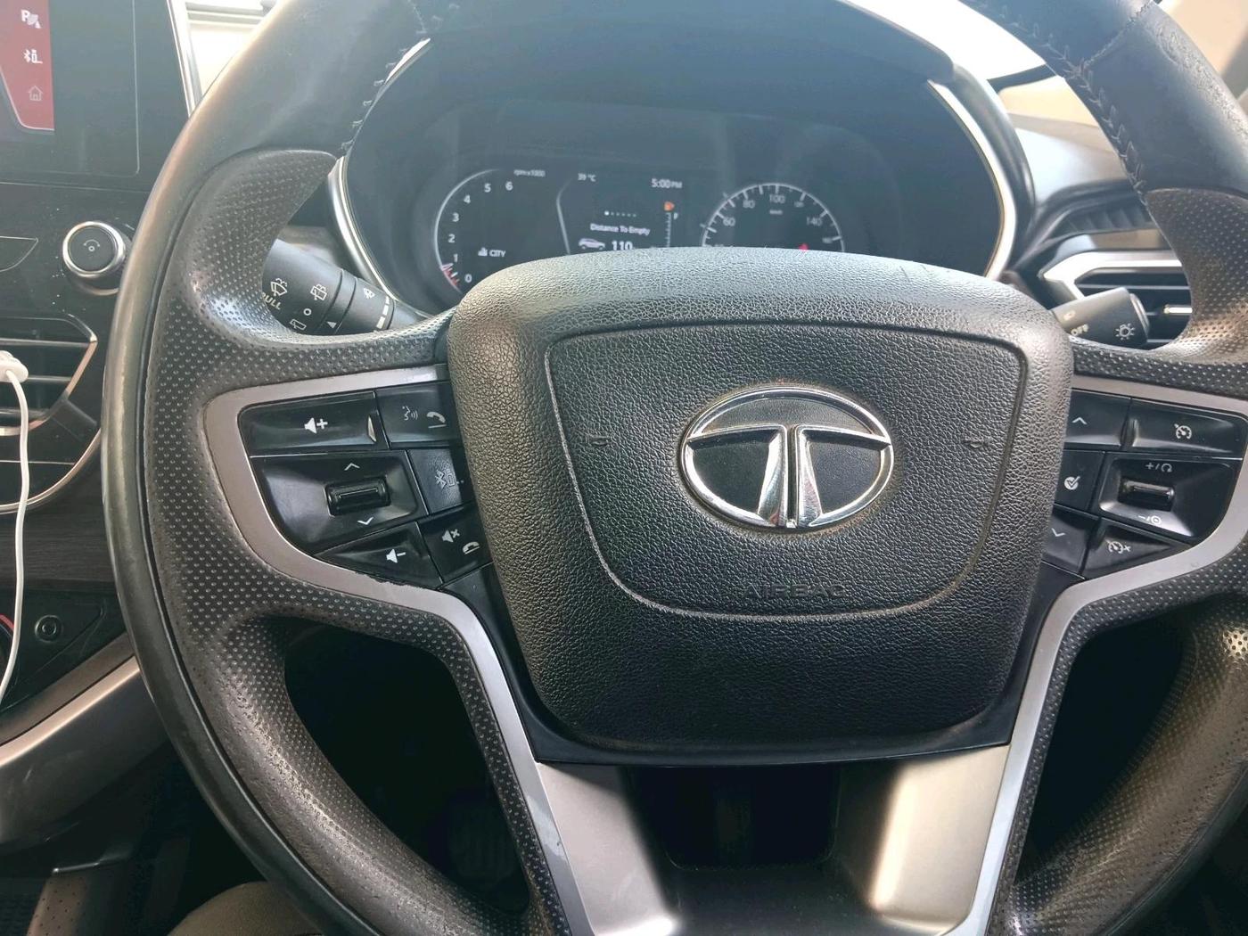 2019 Tata Harrier XZ 2.0L, Diesel, Manual, 1,27,120 km, interior