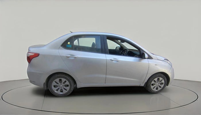 2017 Hyundai Xcent E+, Petrol, Manual, 1,02,362 km, exterior