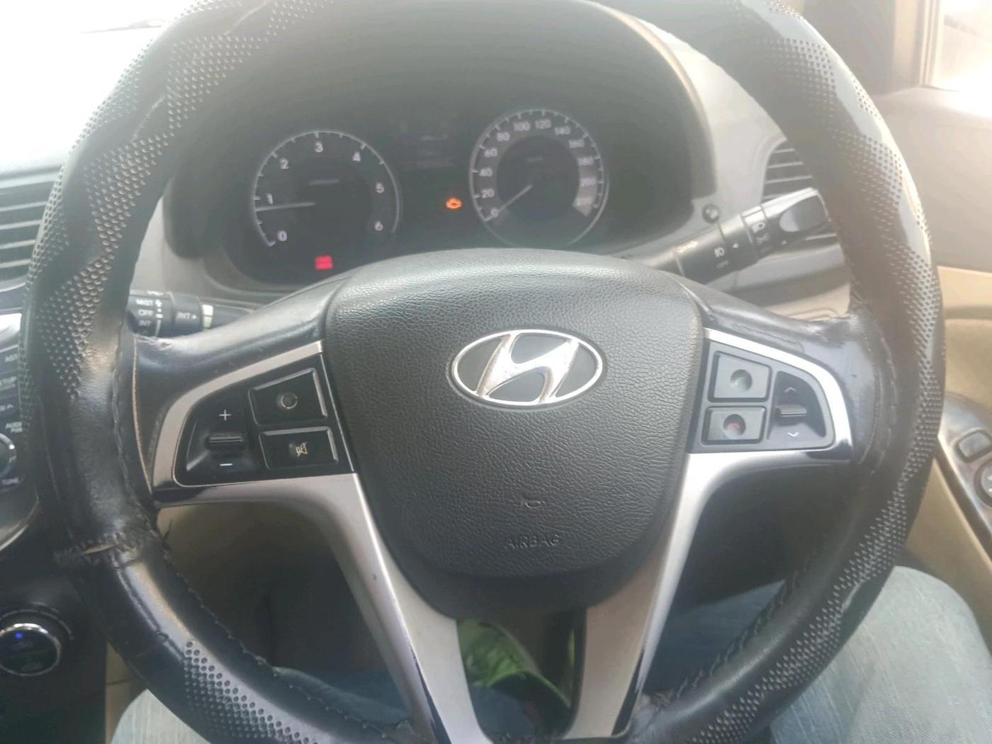 2014 Hyundai Verna FLUIDIC 1.6 CRDI SX OPT, Diesel, Manual, 1,37,453 km, interior