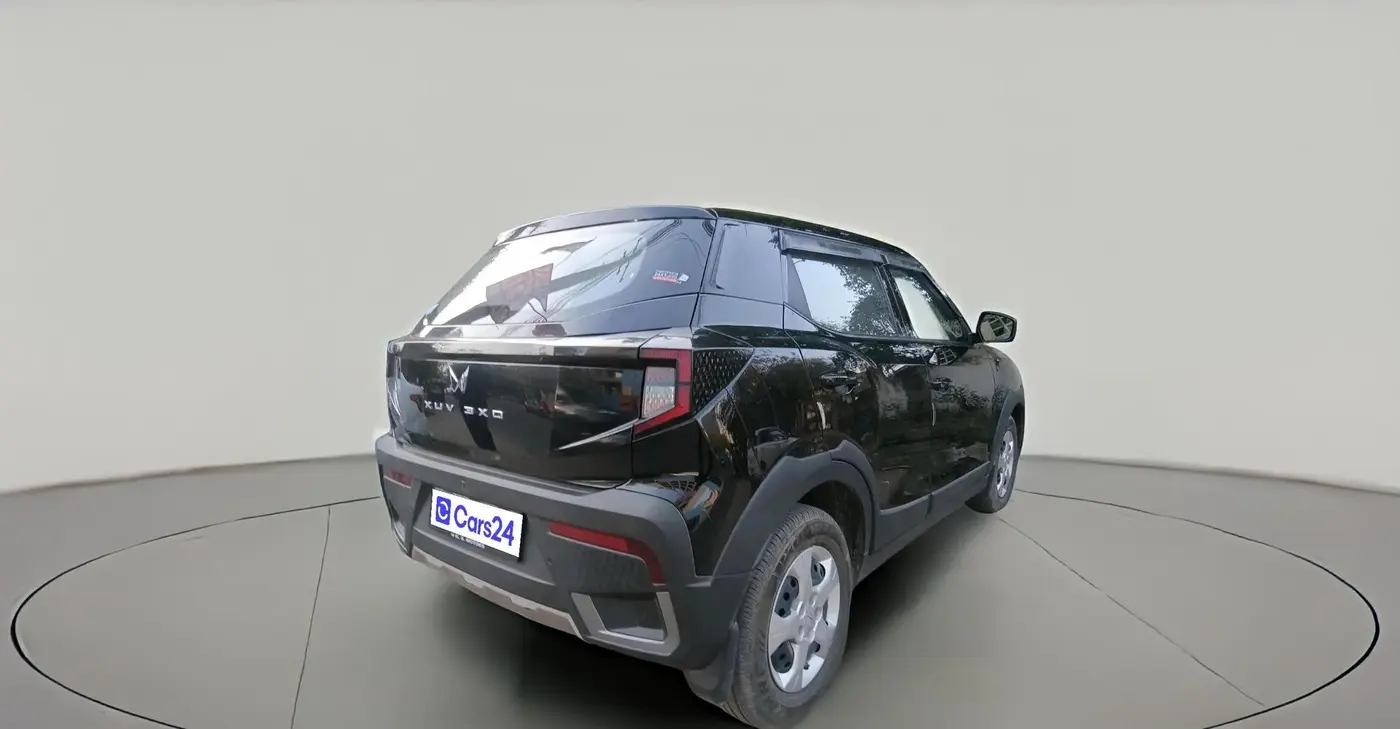 2025 Mahindra XUV 3XO MX2 Pro 1.2 L TCMPFI AT, Petrol, Automatic, 14,430 km, exterior