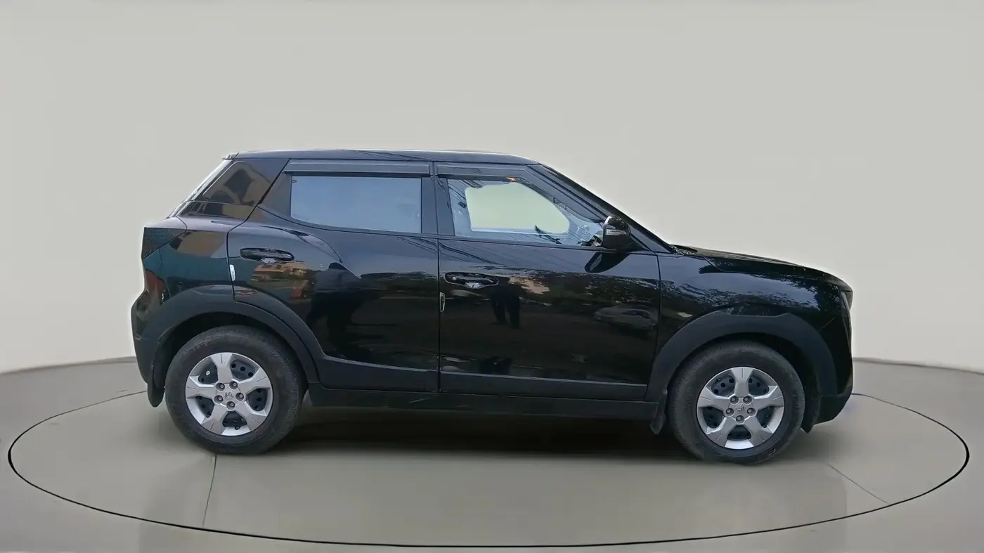2025 Mahindra XUV 3XO MX2 Pro 1.2 L TCMPFI AT, Petrol, Automatic, 14,430 km, exterior