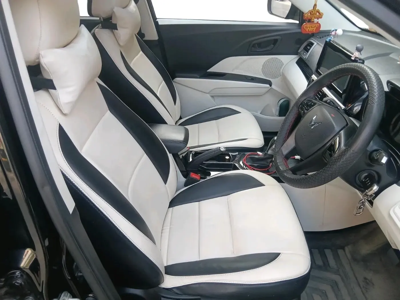 2025 Mahindra XUV 3XO MX2 Pro 1.2 L TCMPFI AT, Petrol, Automatic, 14,430 km, interior