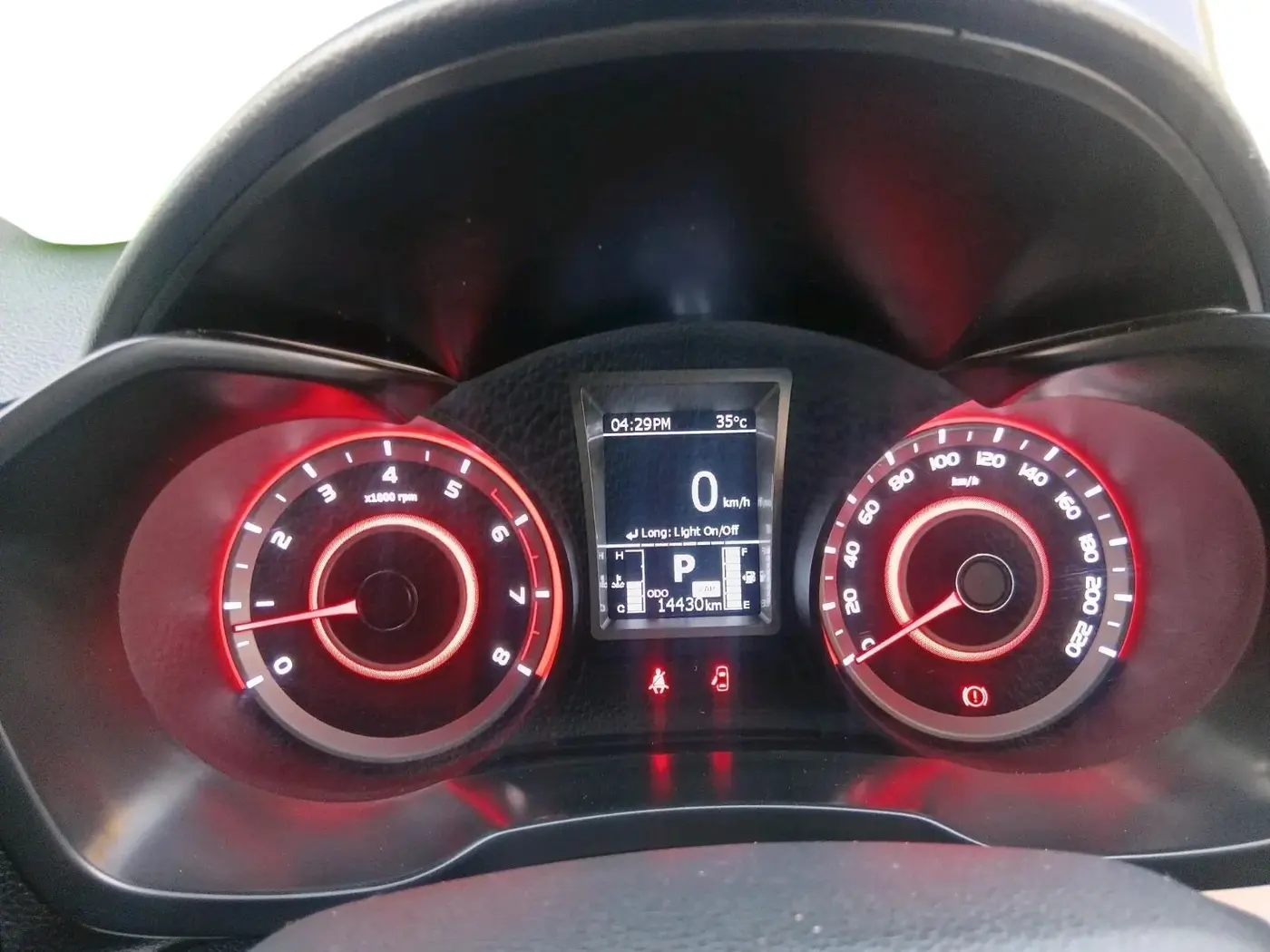 2025 Mahindra XUV 3XO MX2 Pro 1.2 L TCMPFI AT, Petrol, Automatic, 14,430 km, interior