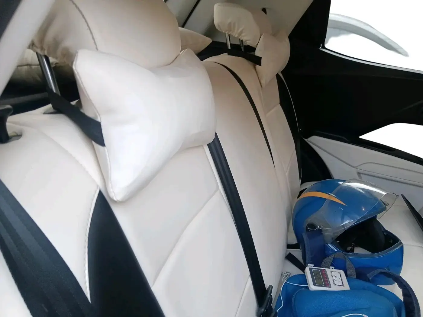 2025 Mahindra XUV 3XO MX2 Pro 1.2 L TCMPFI AT, Petrol, Automatic, 14,430 km, interior