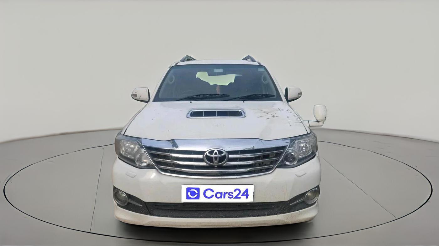 2015 Toyota Fortuner 3.0 4X4 MT, Diesel, Manual, 1,16,976 km, exterior