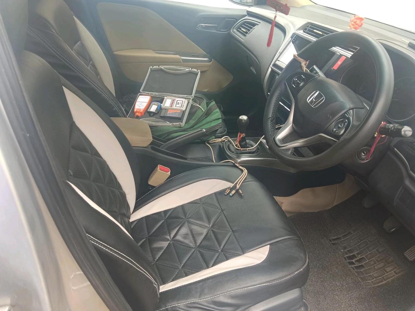 2015 Honda City 1.5L I-DTEC V, Diesel, Manual, 89,018 km, interior