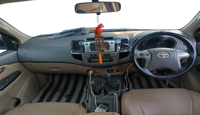 2013 Toyota Fortuner 3.0 4X4 MT, Diesel, Manual, 87,678 km, interior