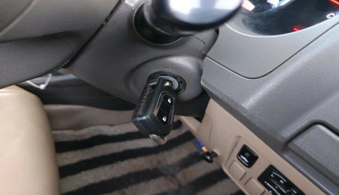 2013 Toyota Fortuner 3.0 4X4 MT, Diesel, Manual, 87,678 km, interior