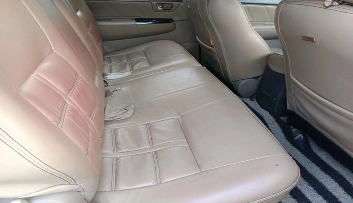 2013 Toyota Fortuner 3.0 4X4 MT, Diesel, Manual, 87,678 km, interior