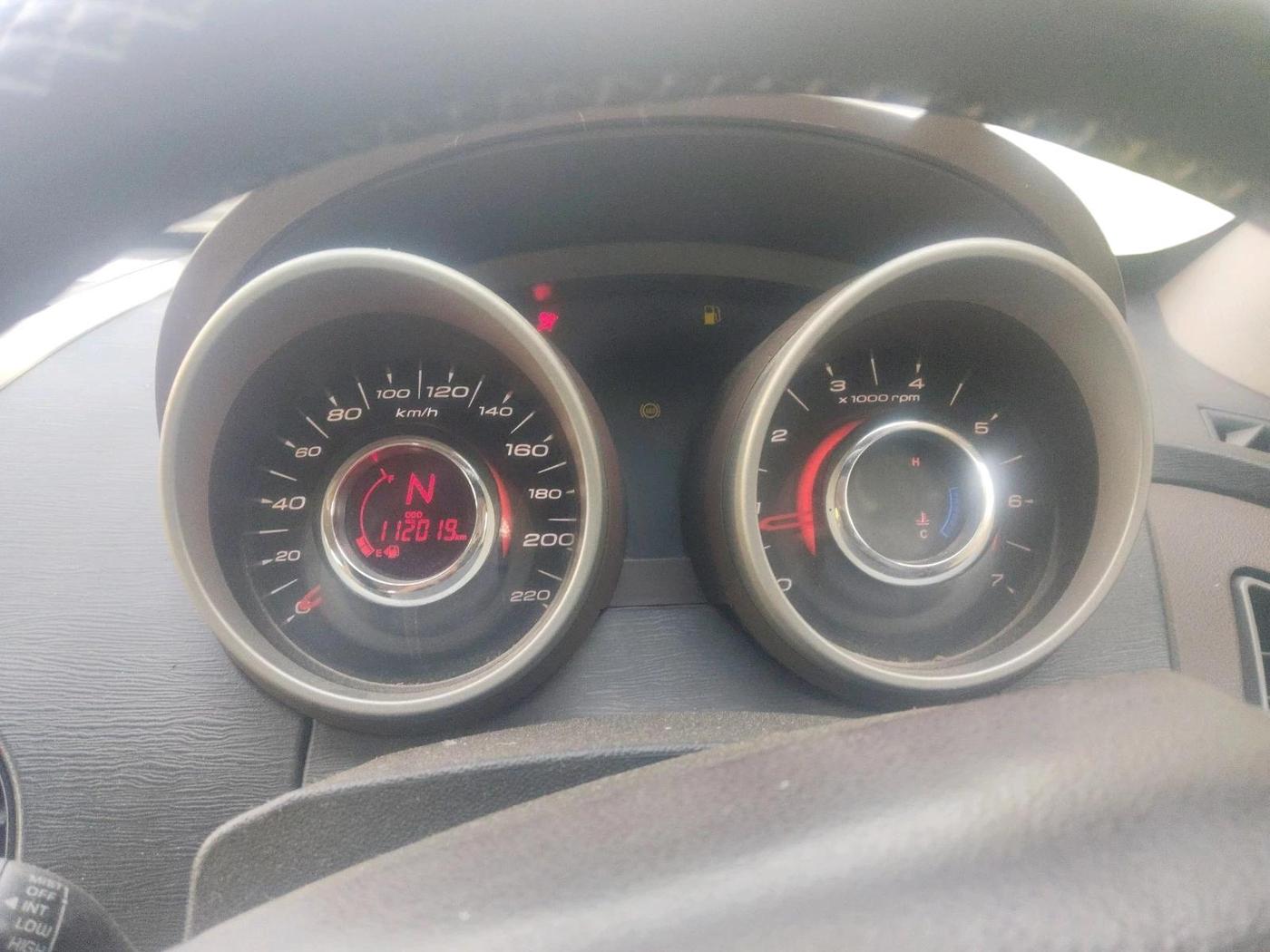 2014 Mahindra XUV500 W6, Diesel, Manual, 1,12,019 km, interior